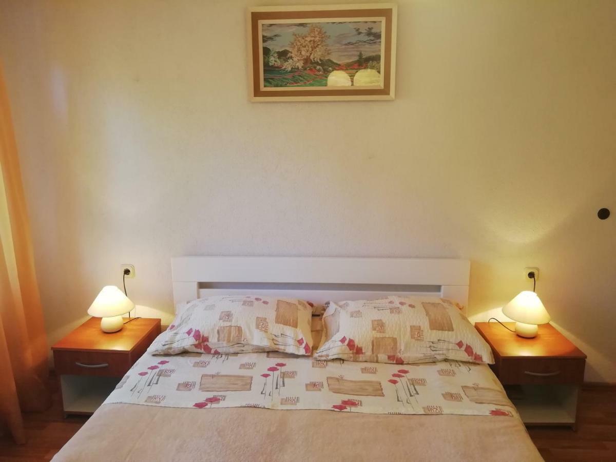 Apartments Jadranka Ivana بولا المظهر الخارجي الصورة