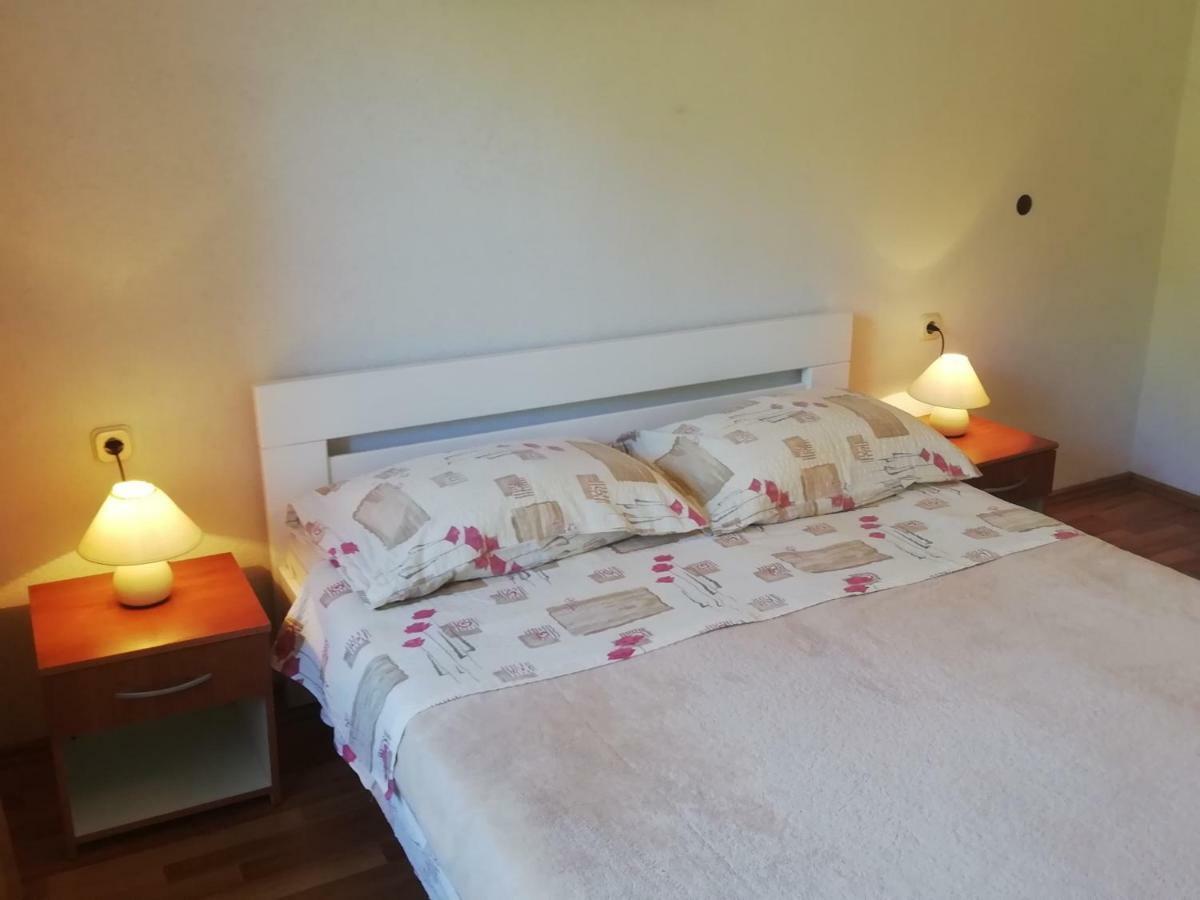 Apartments Jadranka Ivana بولا المظهر الخارجي الصورة